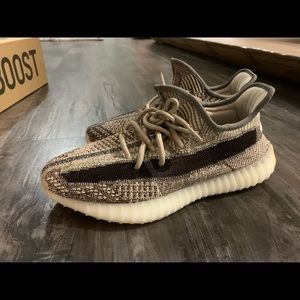 100% Authentic Yeezy Boost 350 v2 Zyon Size 8